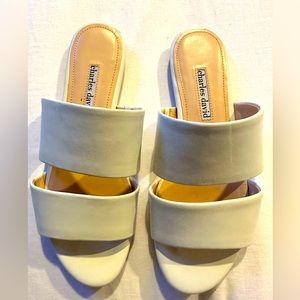 CHARLES DAVID WHITE LEATHER FLAT MULES. WORN TWICE. SIZE 7.5.